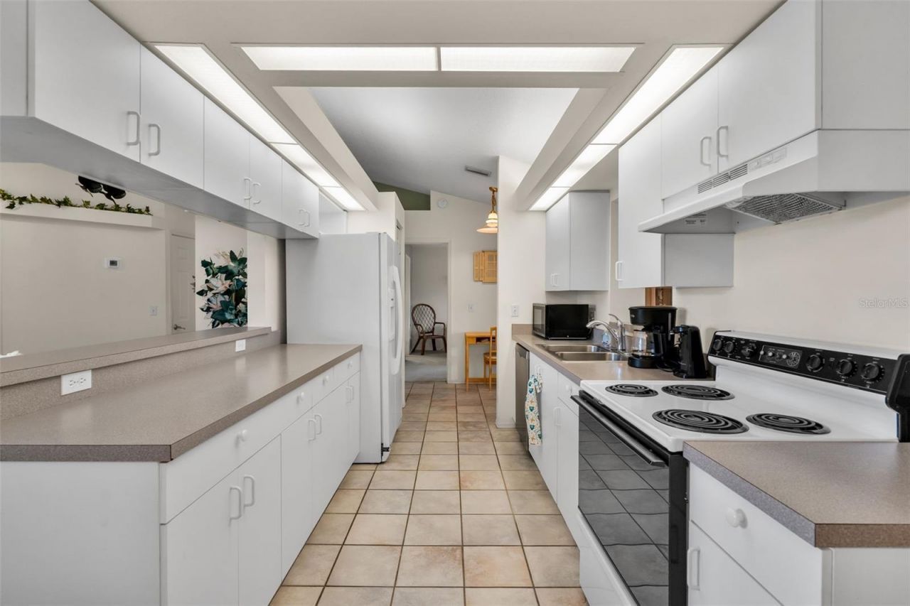 6404 68th Drive E, Palmetto, FL 34221 Photo