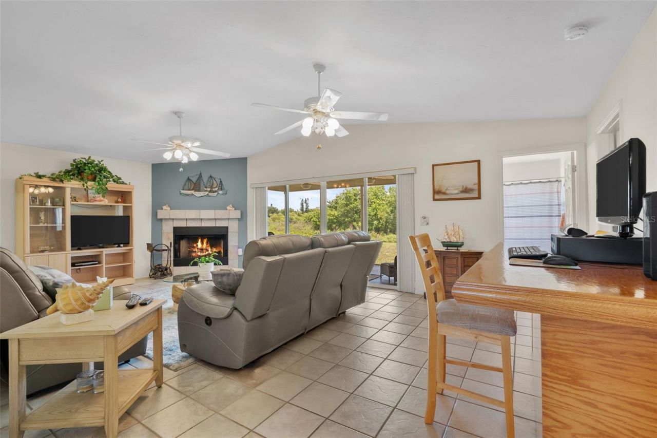 6404 68th Drive E, Palmetto, FL 34221 Photo