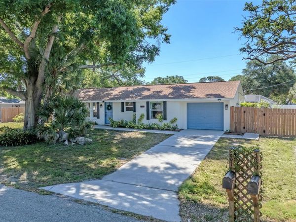 381 FALKLAND ROAD , VENICE, FL 34293