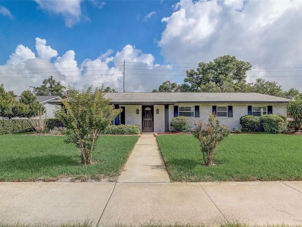 423 OAK HILL DRIVE , ALTAMONTE SPRINGS, FL 32701