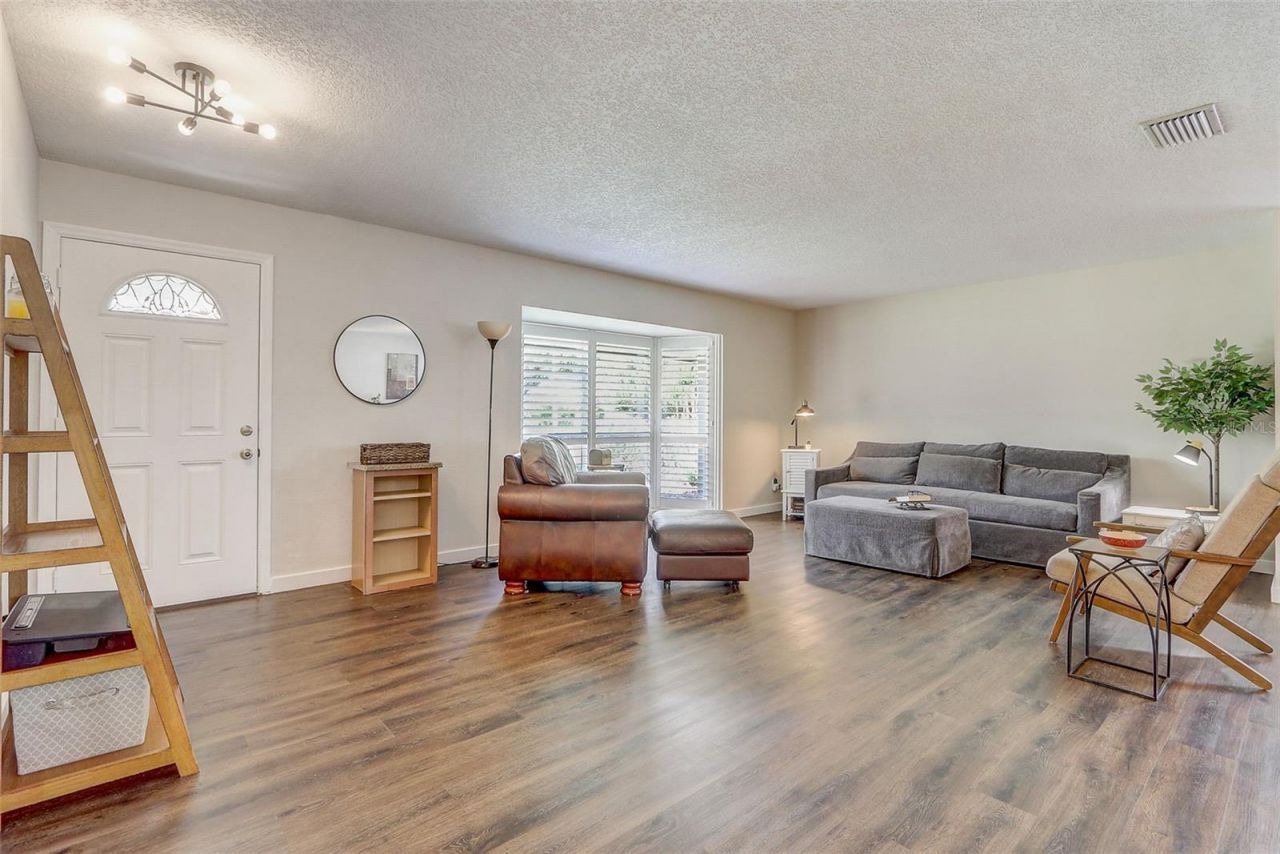 423 Oak Hill Drive , Altamonte Springs, FL 32701 Photo