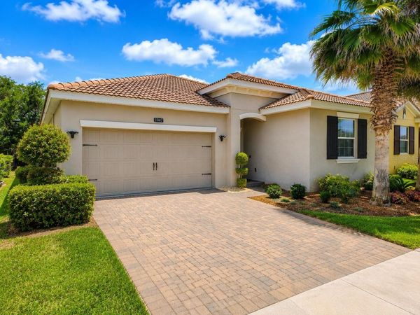 1047 OAK BLUFF DRIVE , DAVENPORT, FL 33837