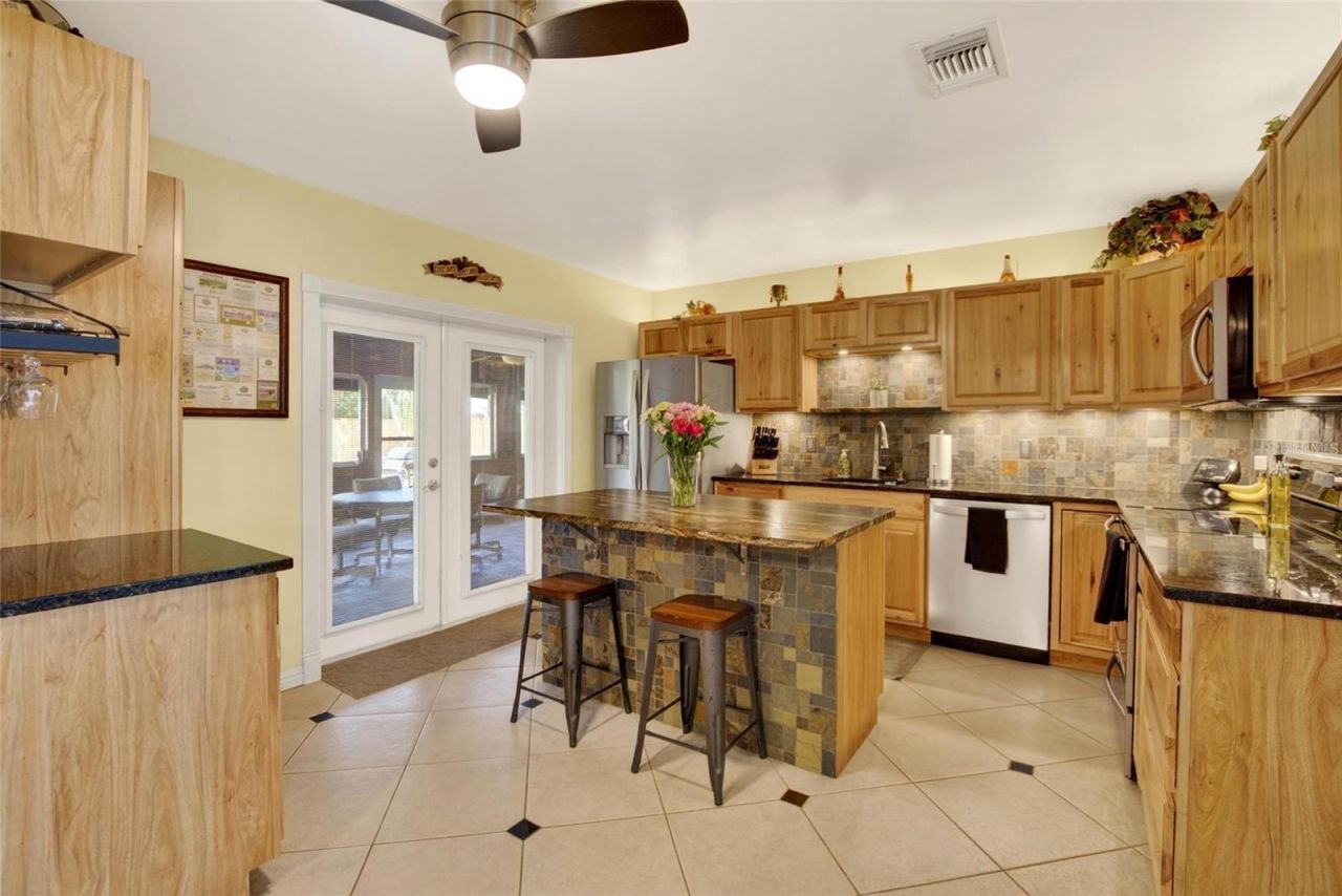3779 Benson Avenue N, Saint Petersburg, FL 33713 Photo