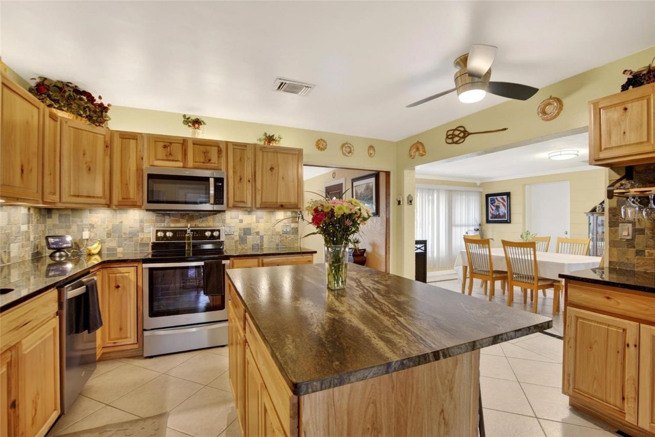3779 Benson Avenue N, Saint Petersburg, FL 33713 Photo