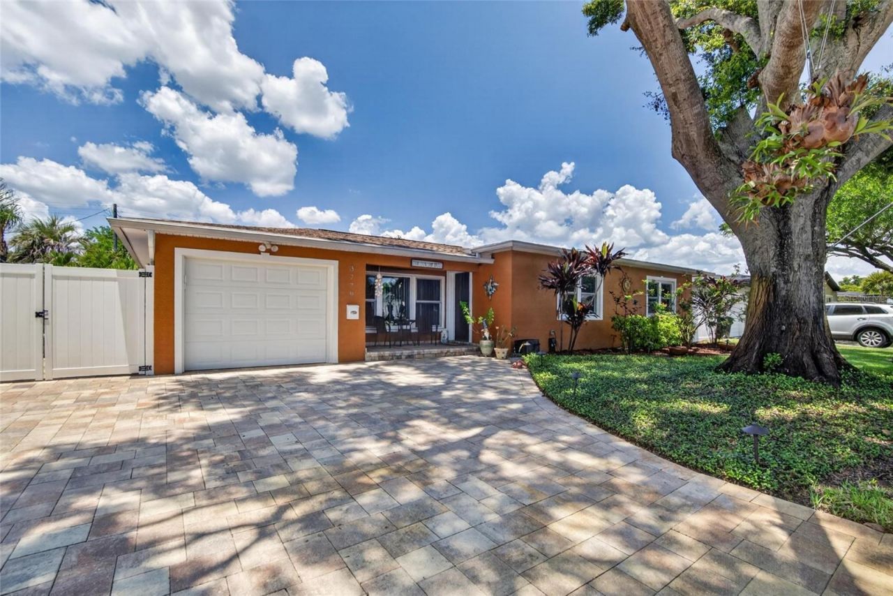 3779 Benson Avenue N, Saint Petersburg, FL 33713 Photo