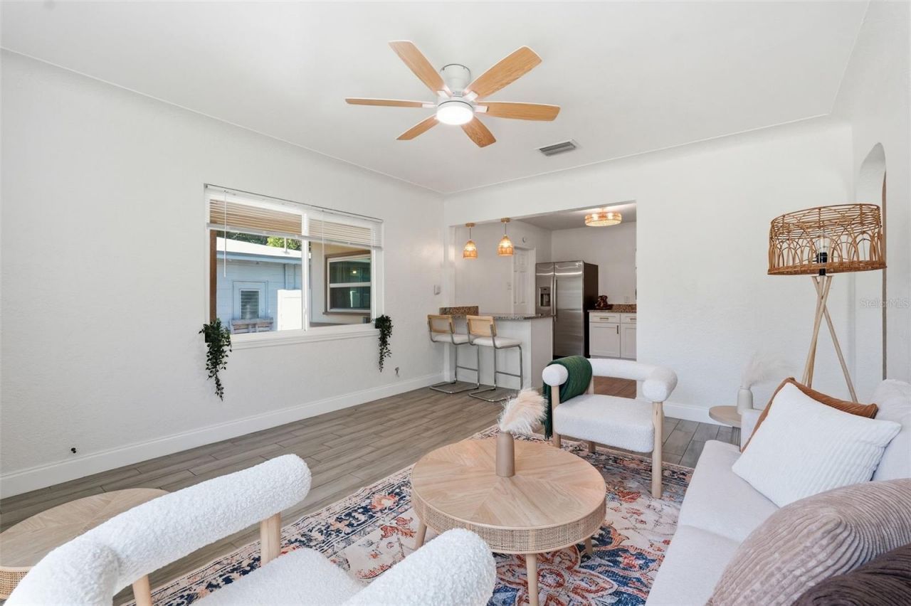2855 Valencia Way S, Saint Petersburg, FL 33705 Photo