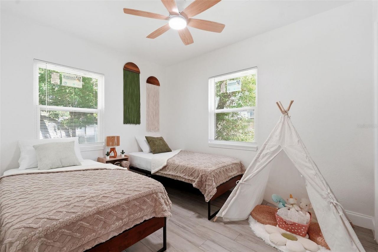 2855 Valencia Way S, Saint Petersburg, FL 33705 Photo