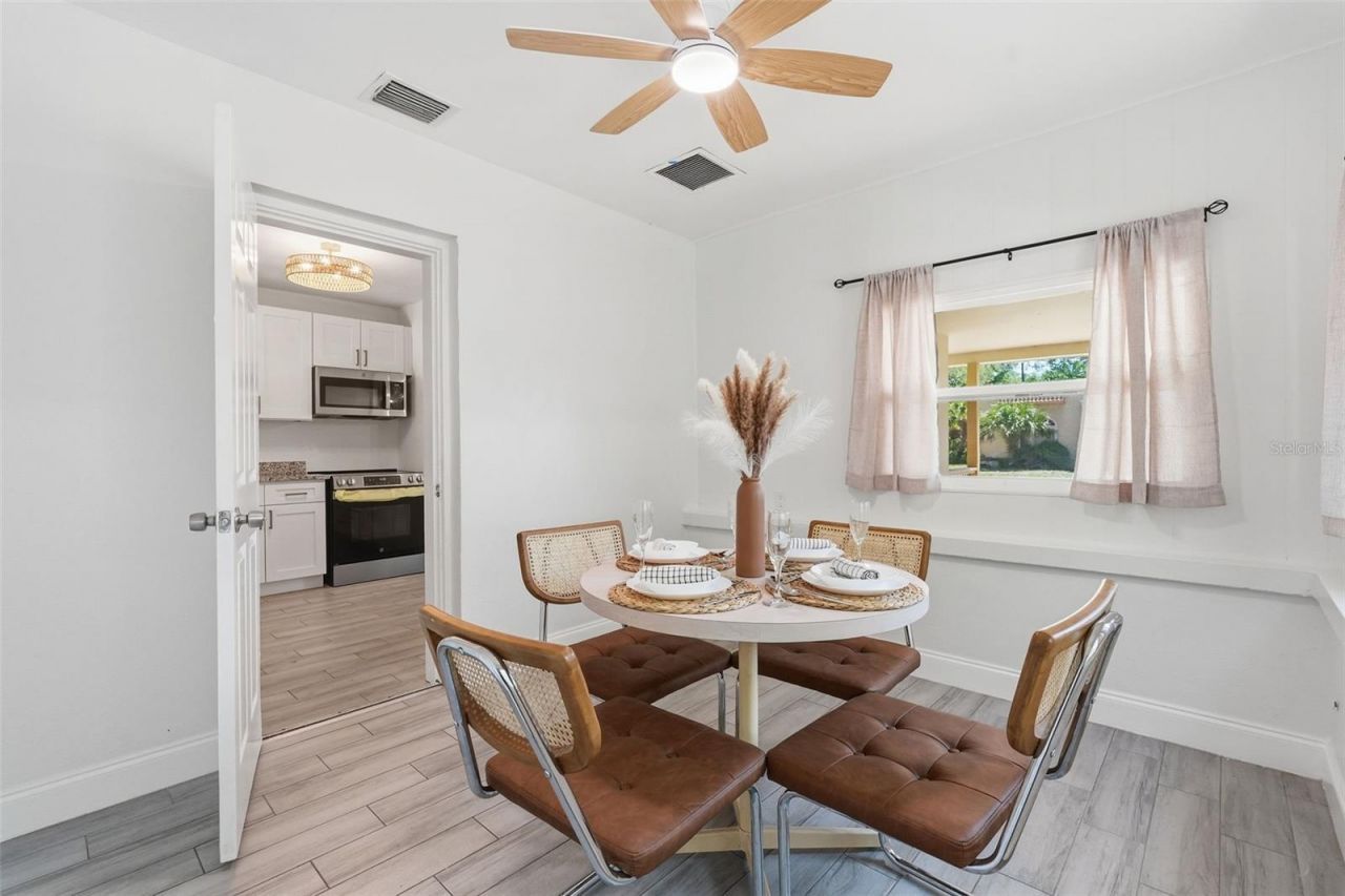 2855 Valencia Way S, Saint Petersburg, FL 33705 Photo