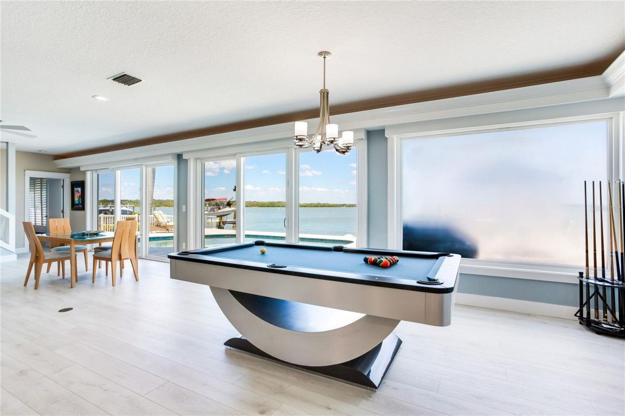 547 Johns Pass Avenue, Madeira Beach, FL 33708 Photo