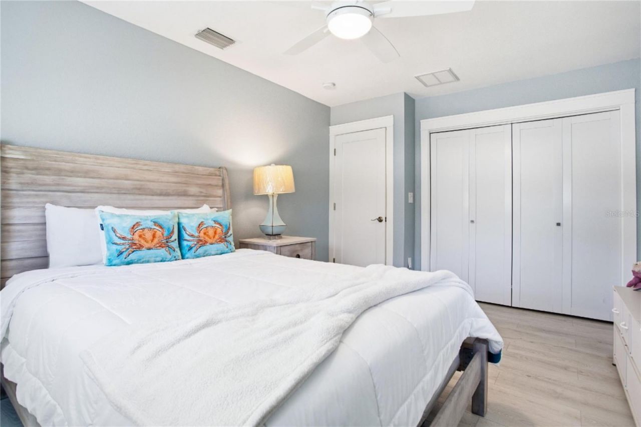 547 Johns Pass Avenue, Madeira Beach, FL 33708 Photo