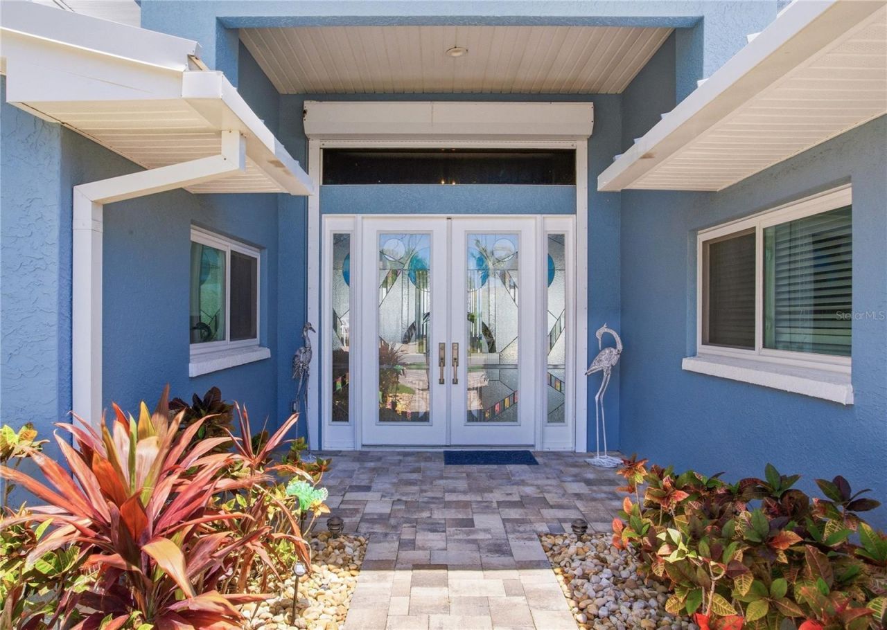 547 Johns Pass Avenue, Madeira Beach, FL 33708 Photo