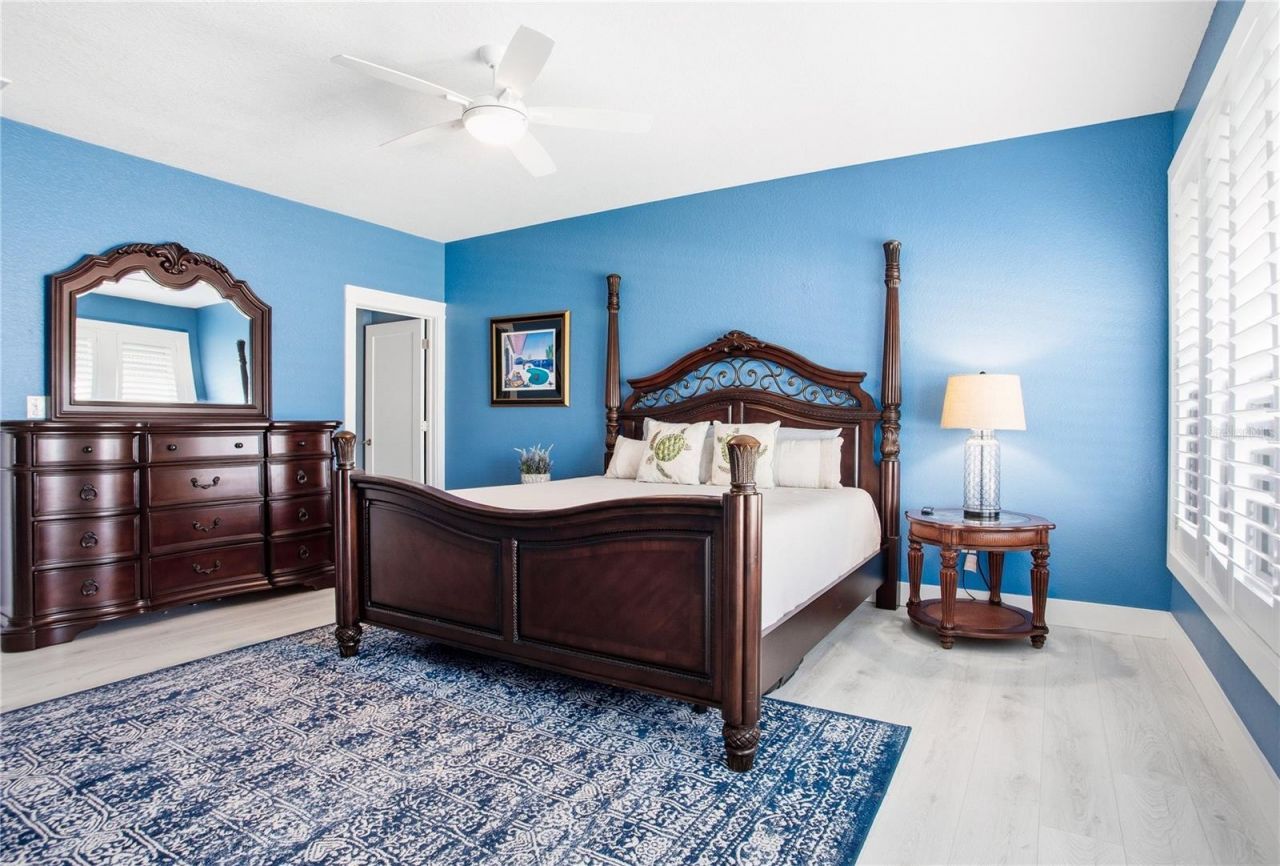 547 Johns Pass Avenue, Madeira Beach, FL 33708 Photo