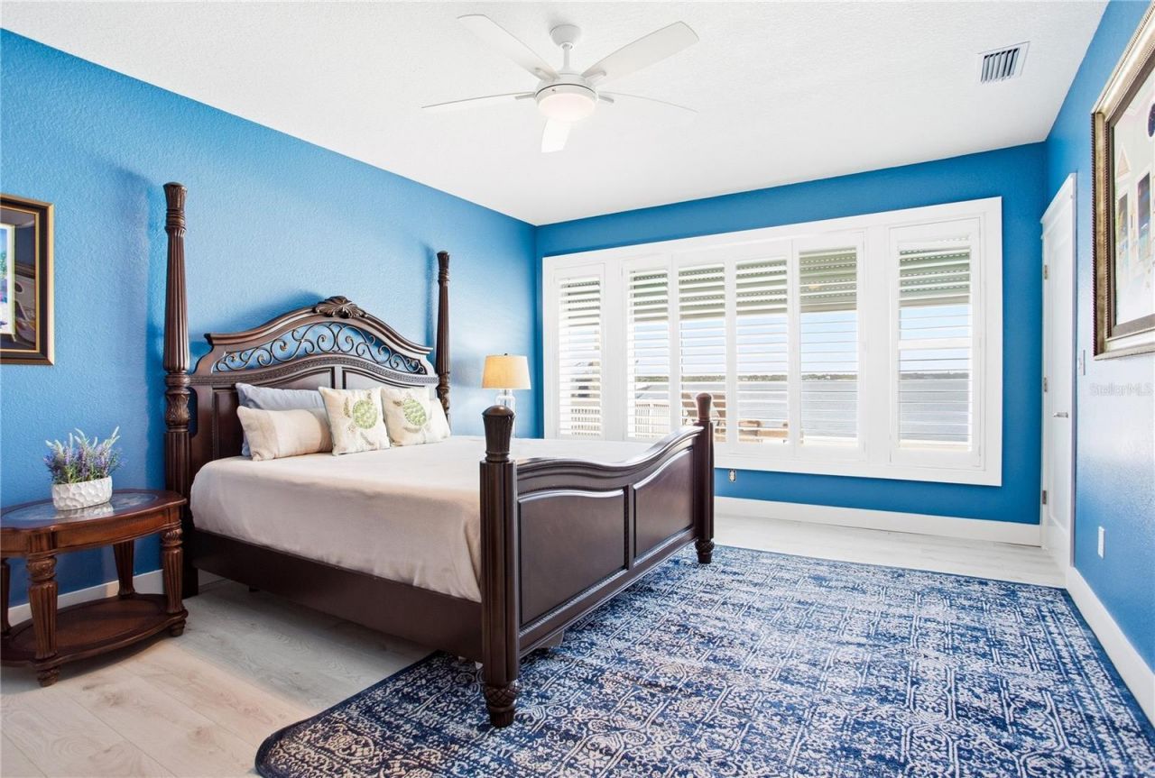 547 Johns Pass Avenue, Madeira Beach, FL 33708 Photo