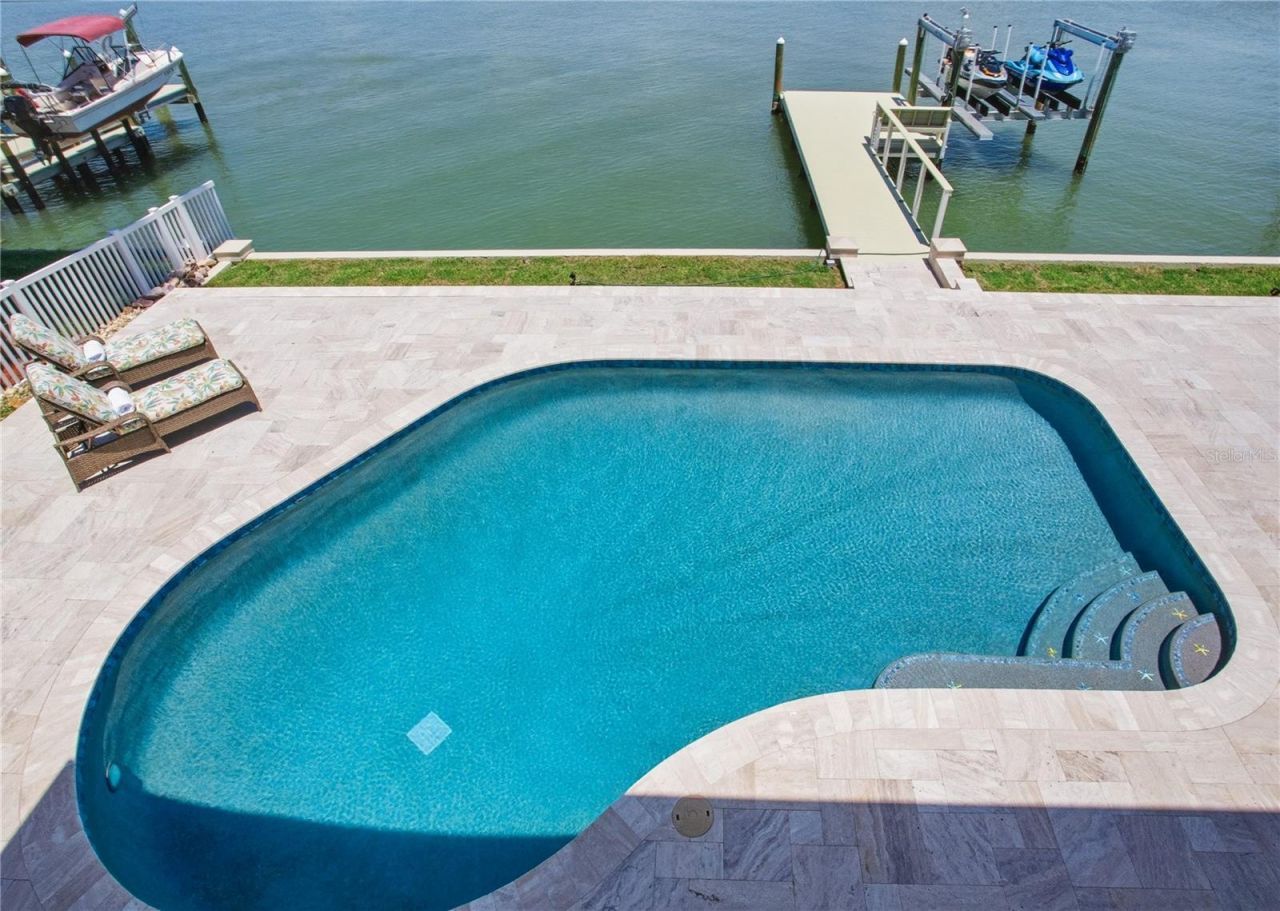547 Johns Pass Avenue, Madeira Beach, FL 33708 Photo