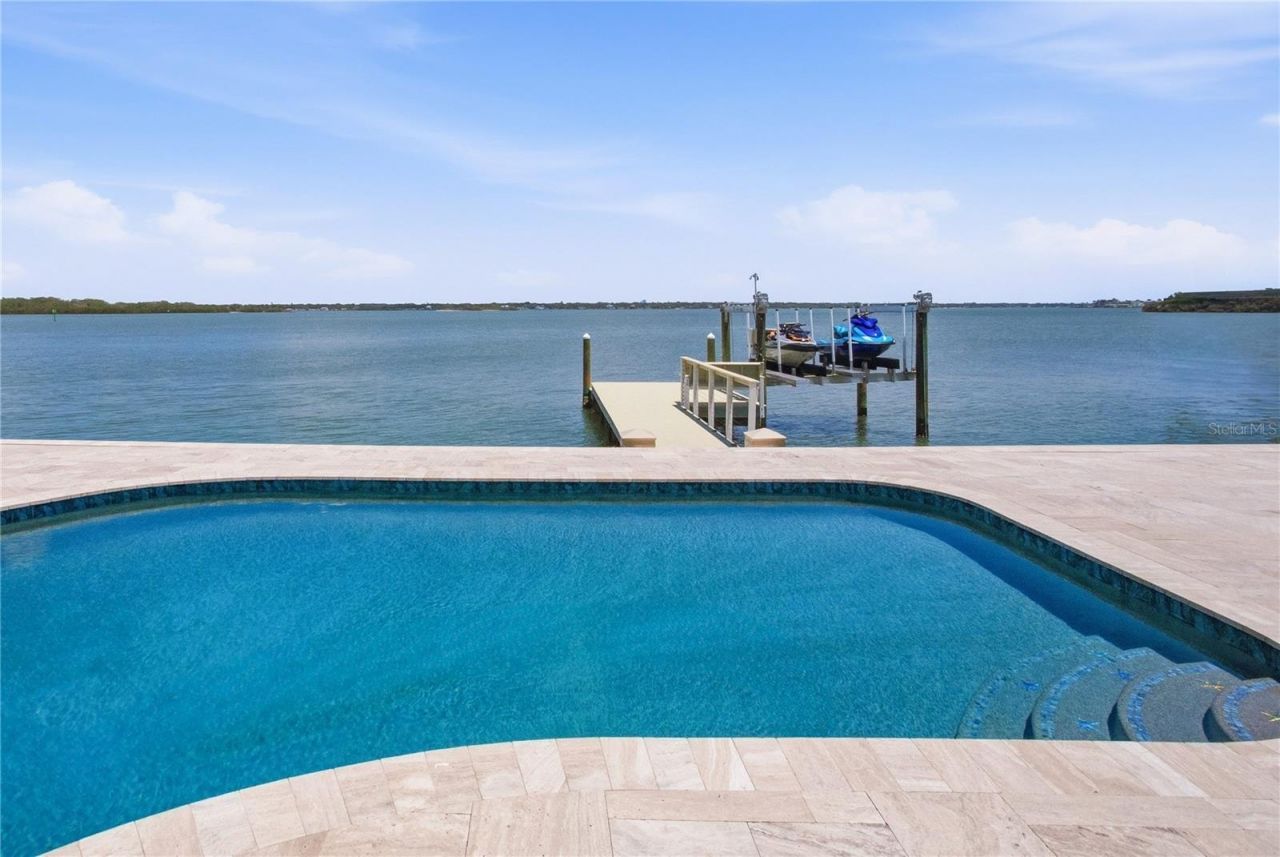 547 Johns Pass Avenue, Madeira Beach, FL 33708 Photo