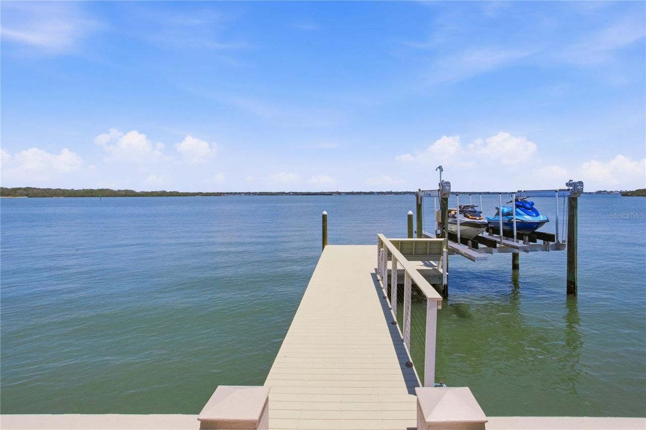 547 Johns Pass Avenue, Madeira Beach, FL 33708 Photo