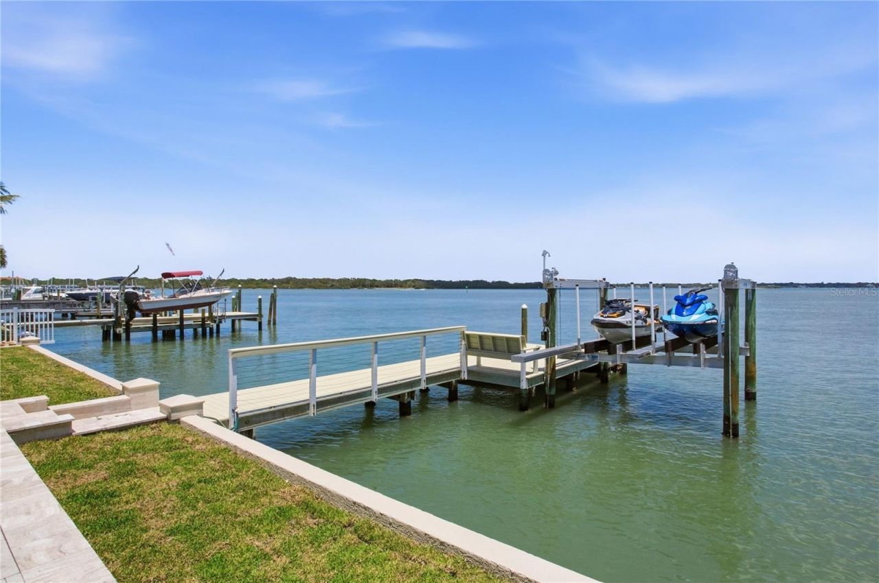 547 Johns Pass Avenue, Madeira Beach, FL 33708 Photo