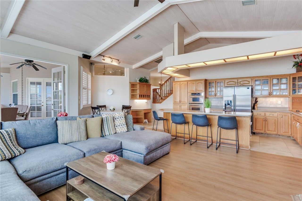 330 173rd Avenue E, North Redington Beach, FL 33708 Photo