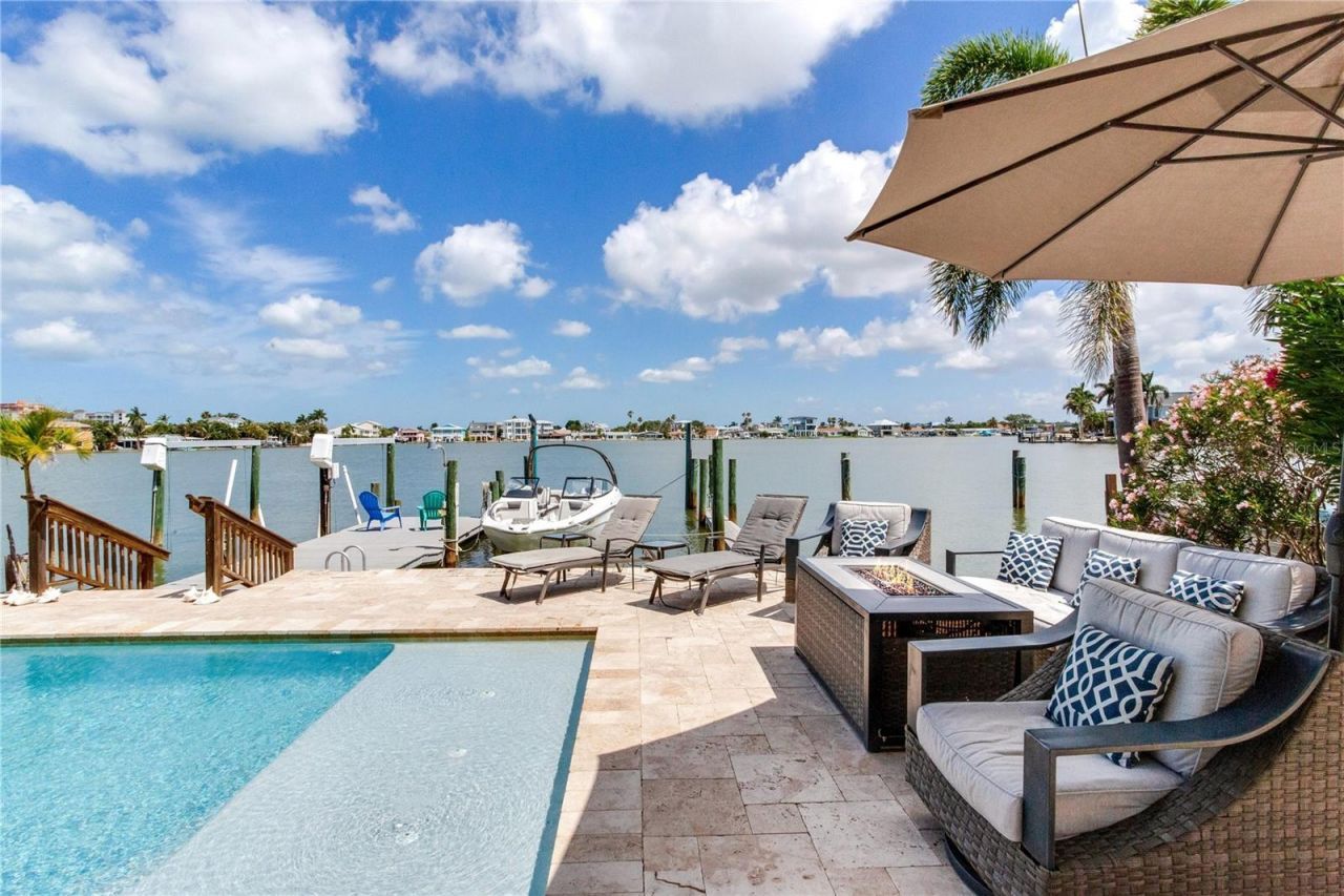 330 173rd Avenue E, North Redington Beach, FL 33708 Photo