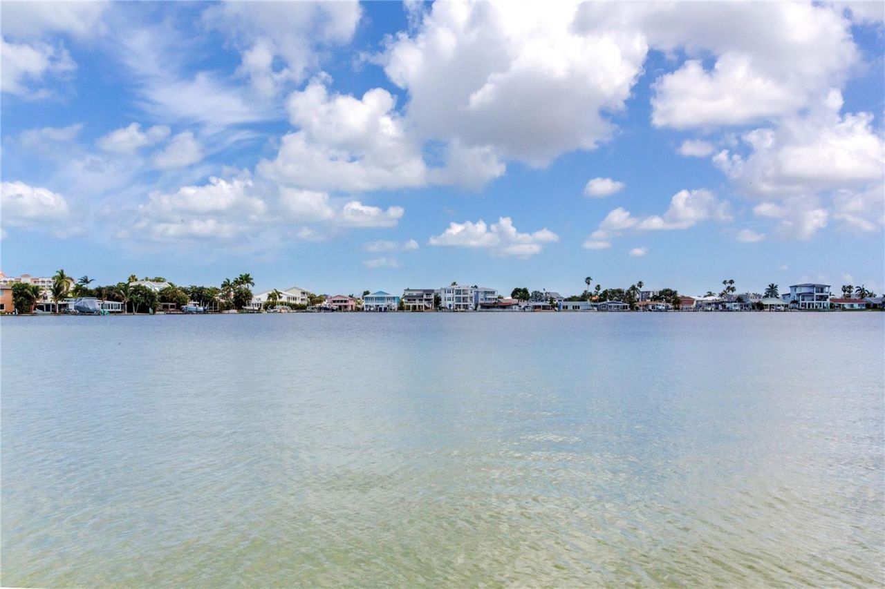 330 173rd Avenue E, North Redington Beach, FL 33708 Photo