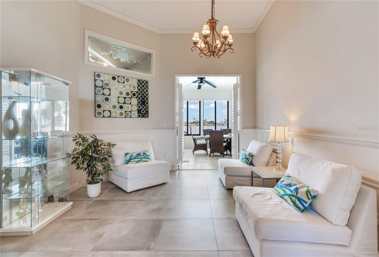 330 173rd Avenue E, North Redington Beach, FL 33708 Photo