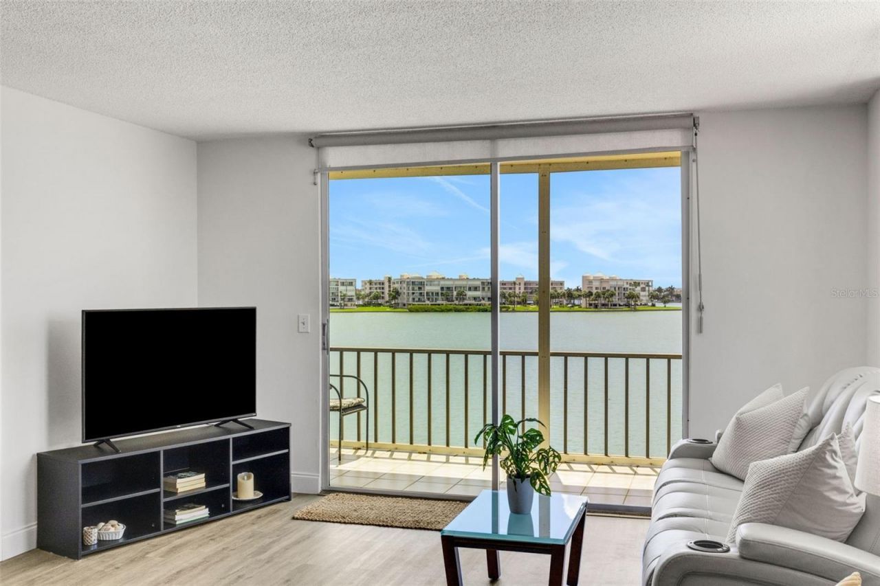 7665 Sun Island Drive S, Unit 407, South Pasadena, FL 33707 Photo