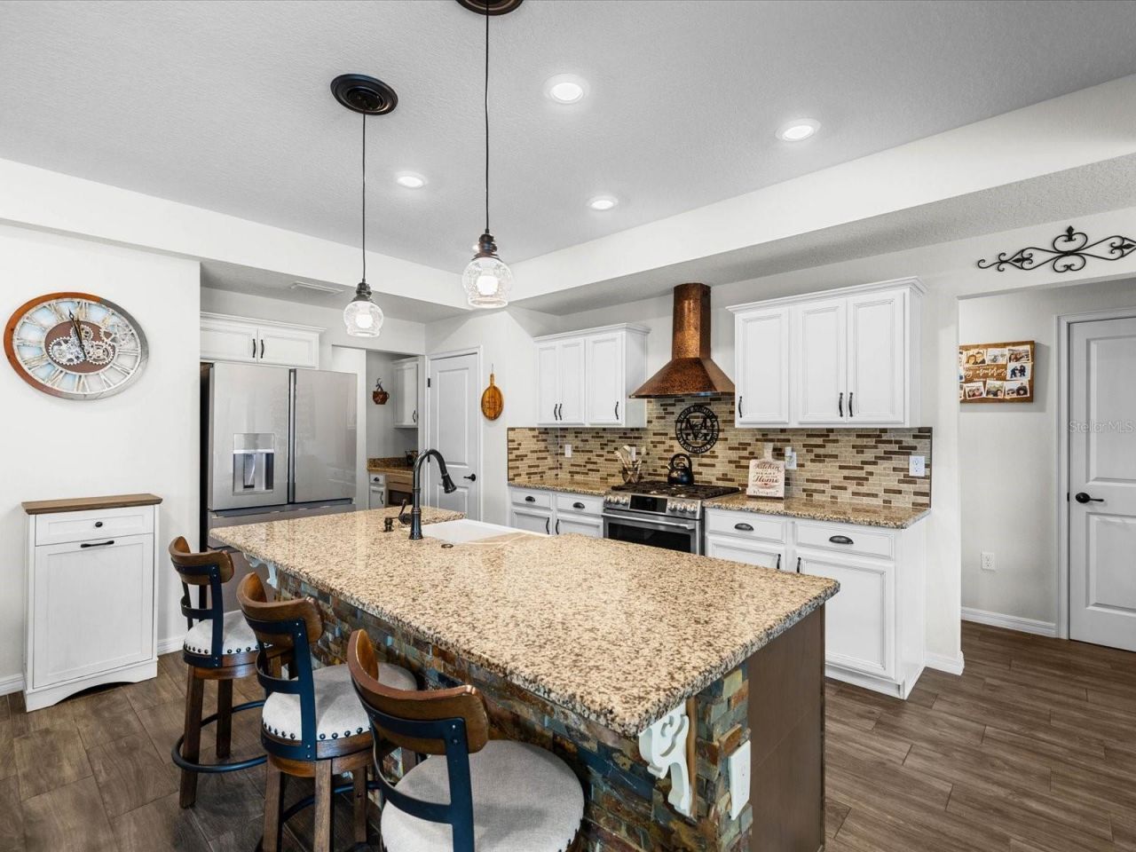 11051 Mirage Avenue , Weeki Wachee, FL 34614 Photo
