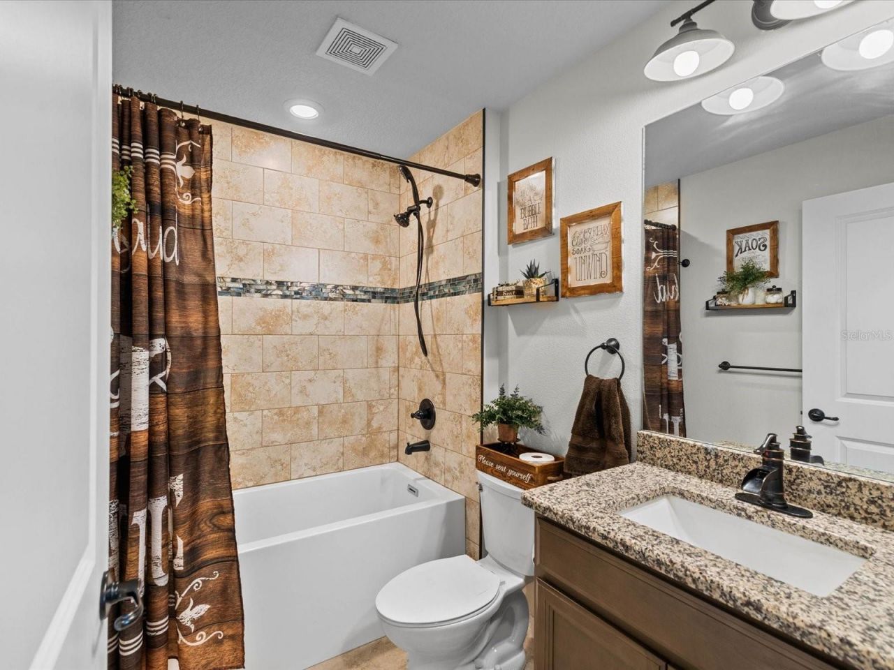 11051 Mirage Avenue , Weeki Wachee, FL 34614 Photo