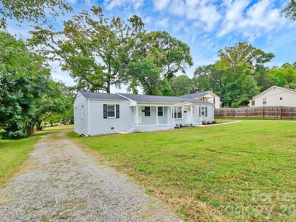 405 Pine Street , Mount Holly, NC 28120