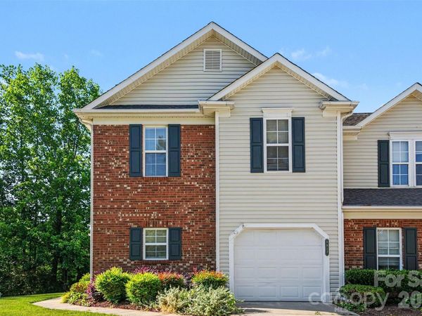 8917 Cinnabay Drive, Charlotte, NC 28216