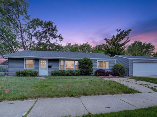 5426 39th Ave, Kenosha, WI 53144