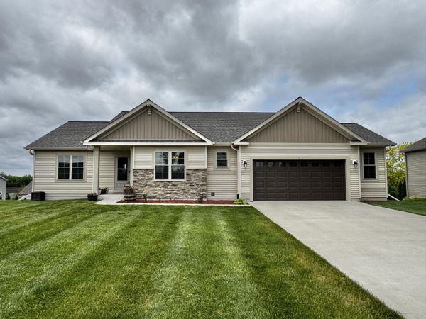 411 Rosewood Ct, Lake Mills, WI 53551