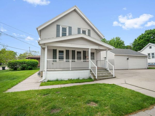 9313 W Hayes Ave, West Allis, WI 53227