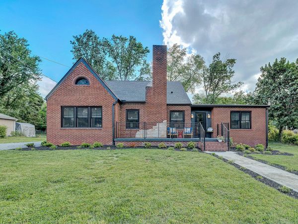 606 N Broad ST, Salem, VA 24153