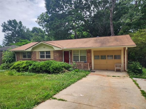 898 Pine Roc Drive , Stone Mountain, GA 30083