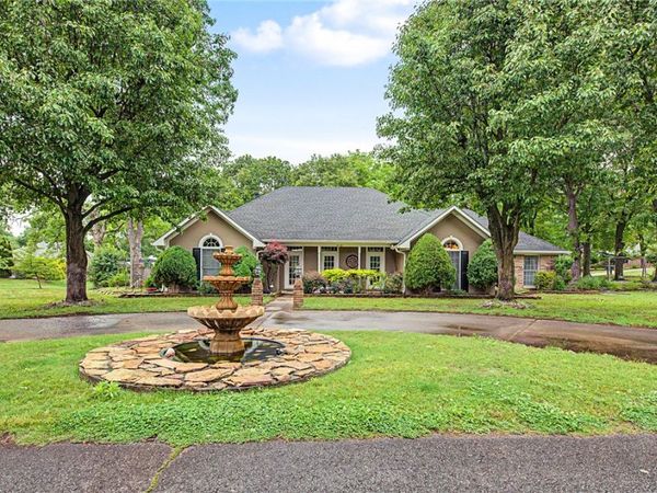 400 NW Linebarger Lane , Bentonville, AR 72712