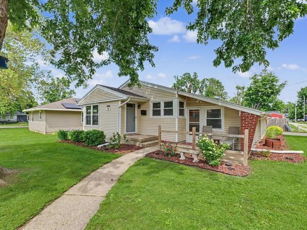305 N Court Street, Tuscola, IL 61953