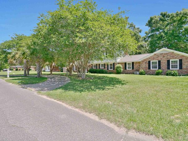 6210 Maybelle Dr, Pensacola, FL 32504