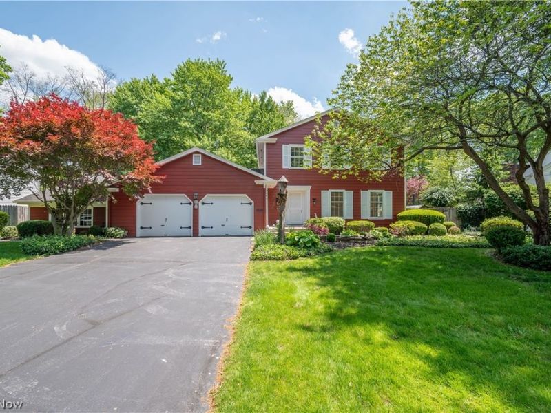 8045 Deerpath Drive, Youngstown, OH 44512 Photo 1