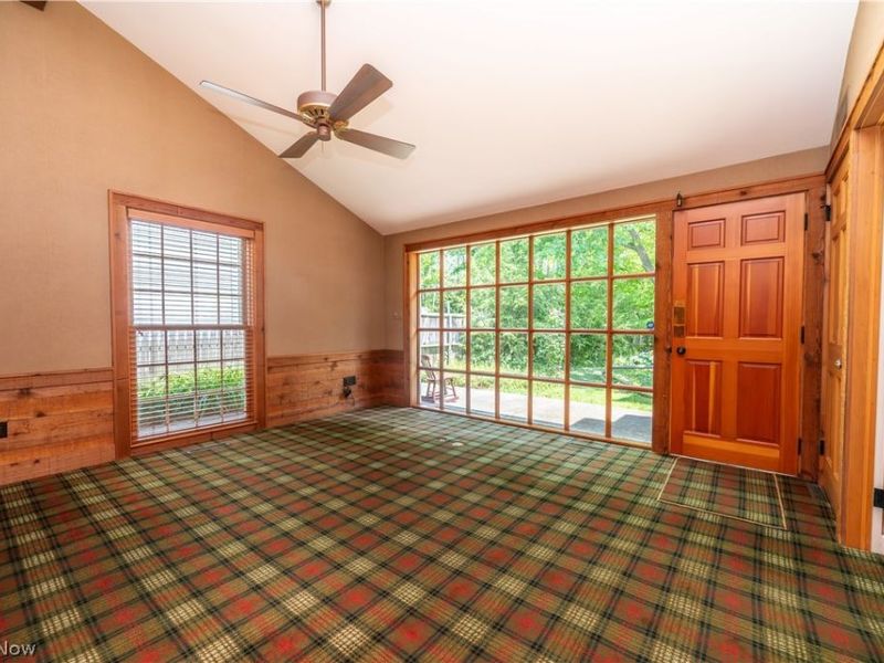 8045 Deerpath Drive, Youngstown, OH 44512 Photo 17
