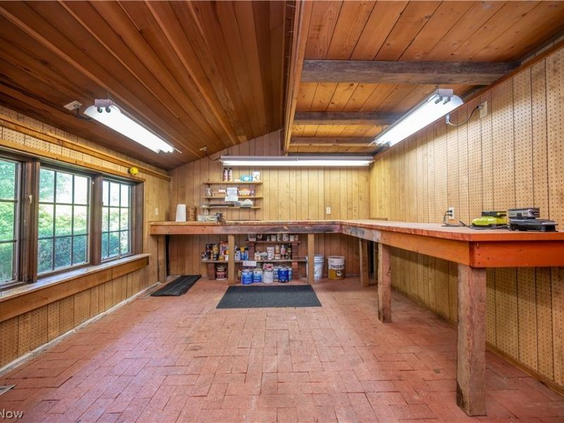 8045 Deerpath Drive, Youngstown, OH 44512 Photo 19