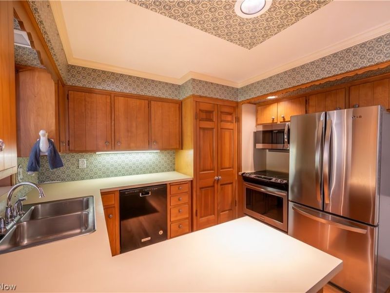 8045 Deerpath Drive, Youngstown, OH 44512 Photo 8