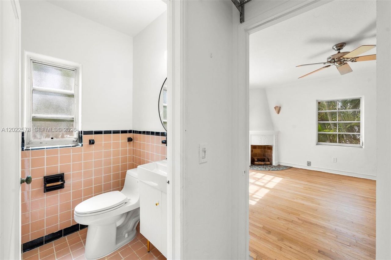 750 Espanola Way, Unit 9, Miami Beach, FL 33139 Photo