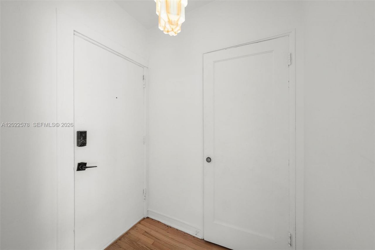 750 Espanola Way, Unit 9, Miami Beach, FL 33139 Photo