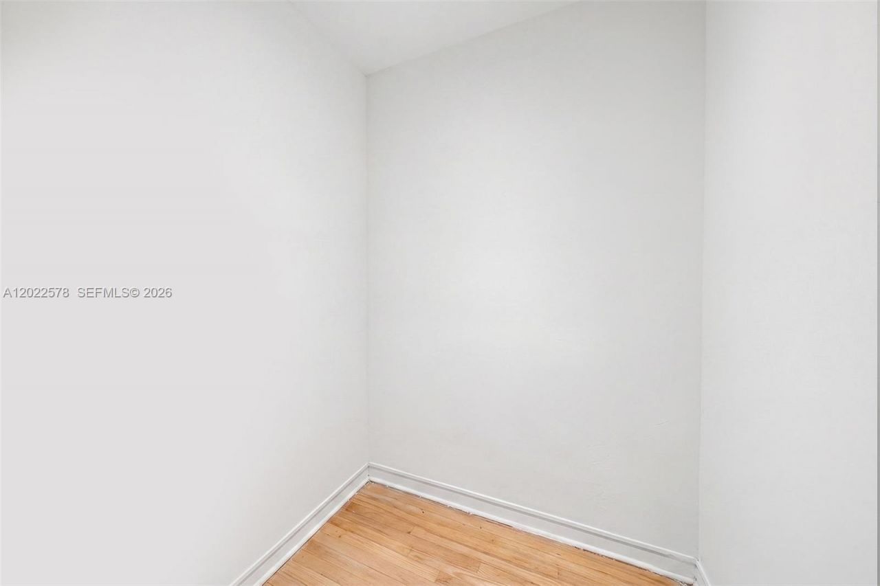 750 Espanola Way, Unit 9, Miami Beach, FL 33139 Photo