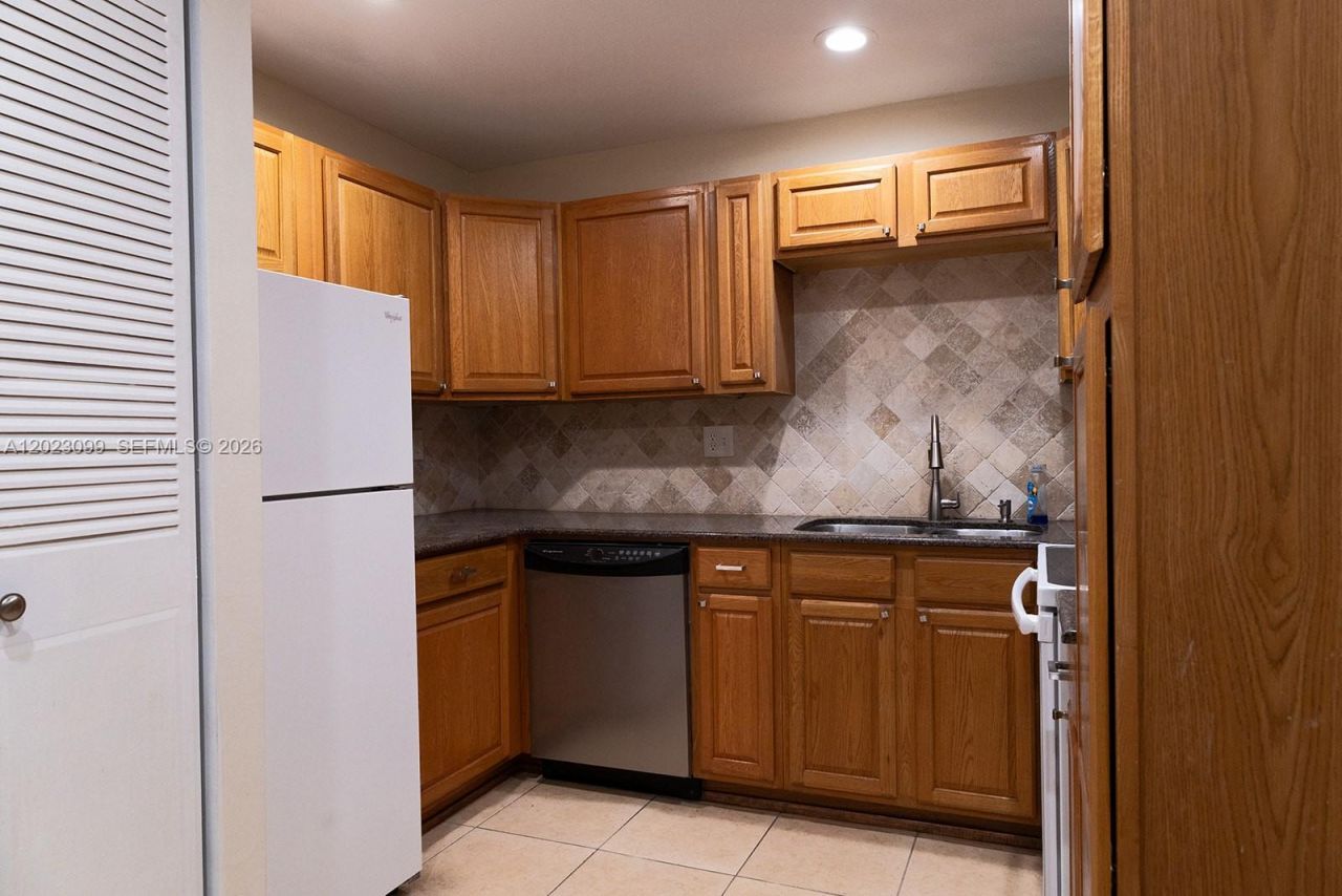 8018 SW 18th Ct , Unit 2-8, Davie, FL 33324 Photo