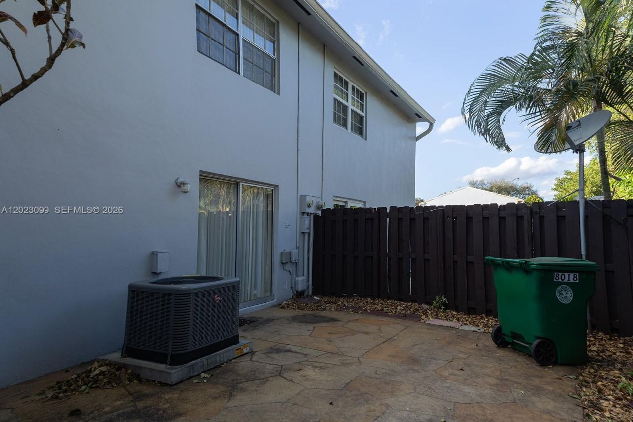 8018 SW 18th Ct , Unit 2-8, Davie, FL 33324 Photo