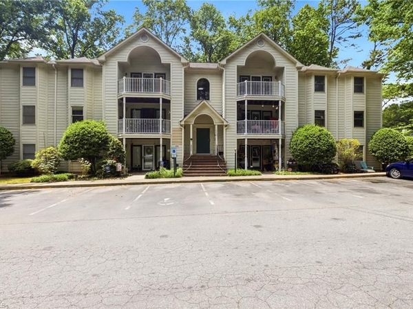 5934 W Friendly Avenue , Unit J, Greensboro, NC 27410