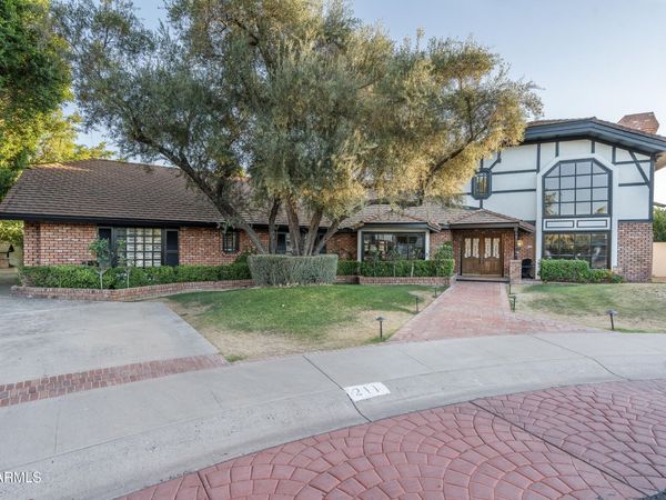211 W KALER Drive, Phoenix, AZ 85021