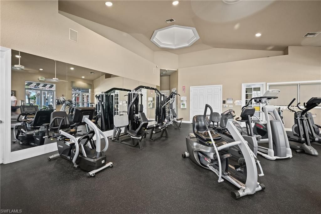 13921 Avon Park Cir, Unit 204, Fort Myers, FL 33912 Photo